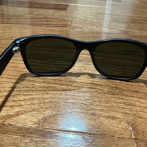 Ray-Ban P Black Sunglasses RB 2132 with Case and Lense Cloth - Picture 2 of 8